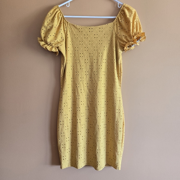 Rue21 Lined Dress With Hole Pattern & Ruffle Sleeves & a Form Fit, S? - Picture 4 of 5